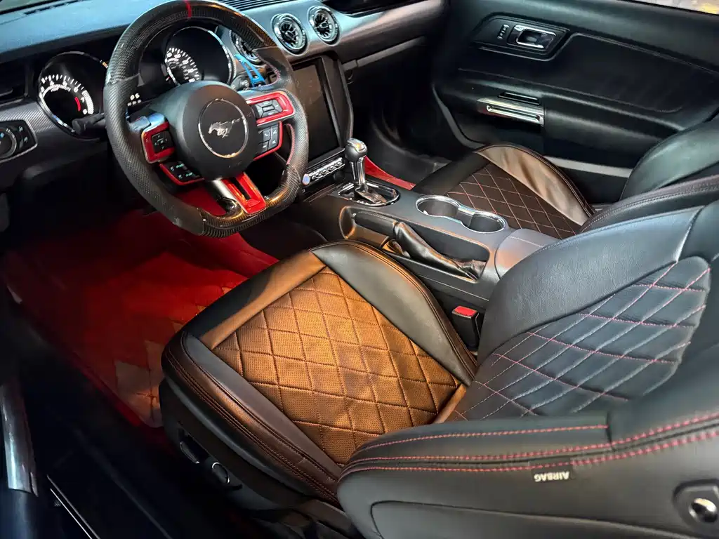 Ford Mustang — миниатюра 9