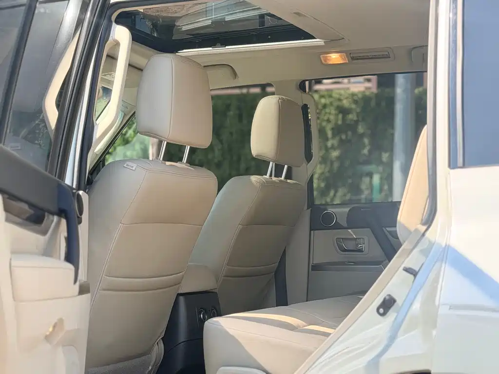 Mitsubishi Pajero (Import) — миниатюра 8