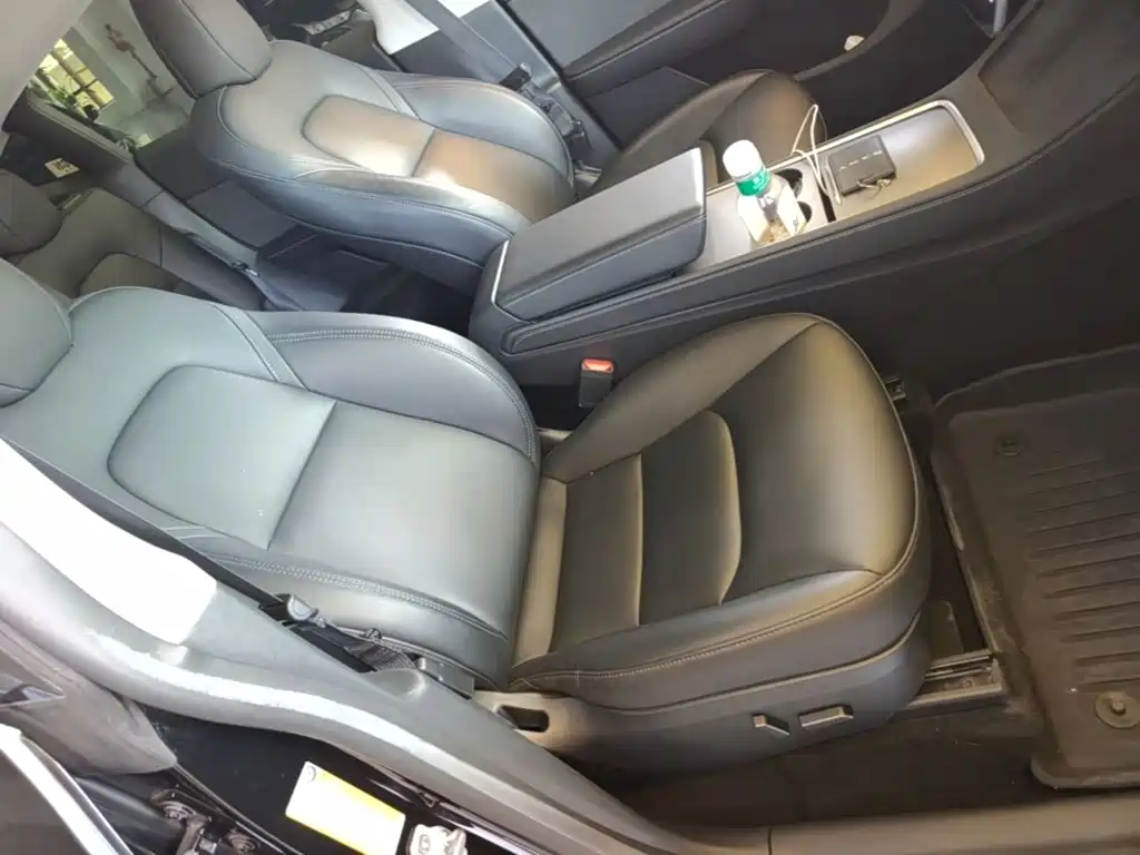Tesla Model Y — миниатюра 25