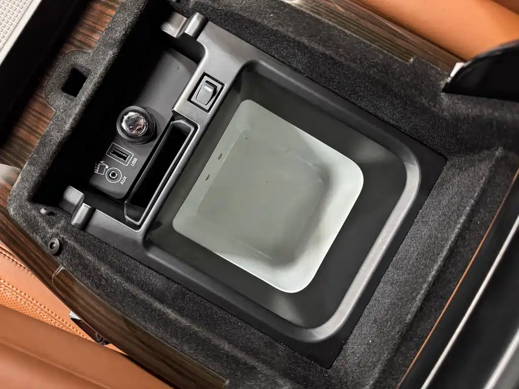Land Rover Range Rover — миниатюра 27