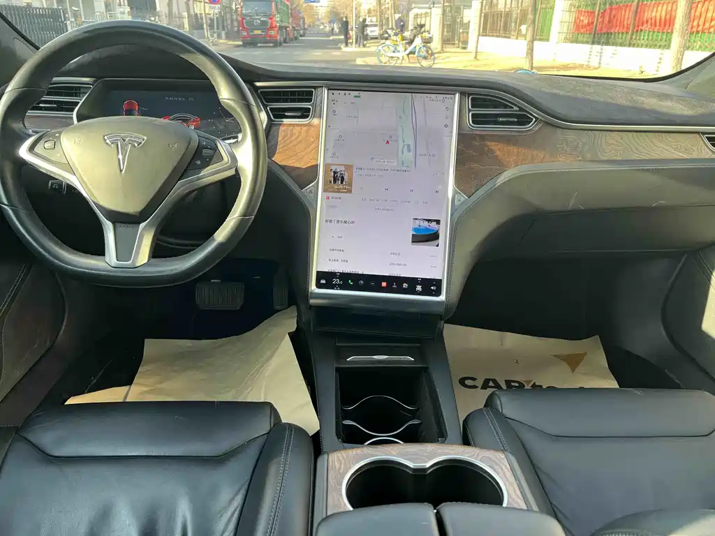 TESLA MODEL S