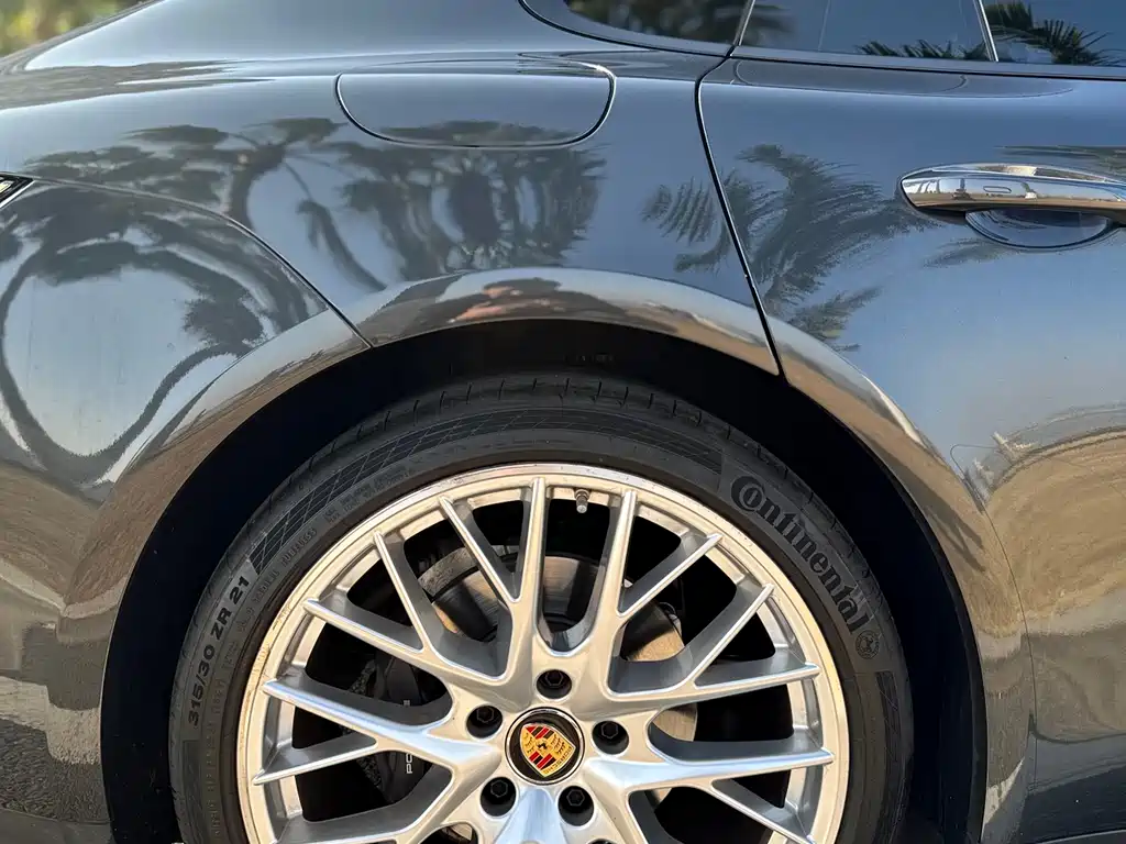 PORSCHE PANAMERA