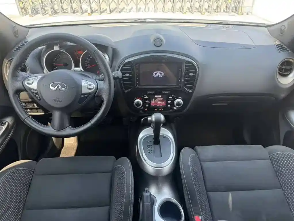 Infiniti ESQ — миниатюра 6