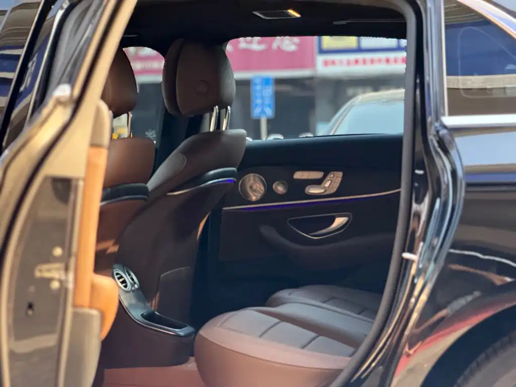 Mercedes-Benz E-Class — миниатюра 12