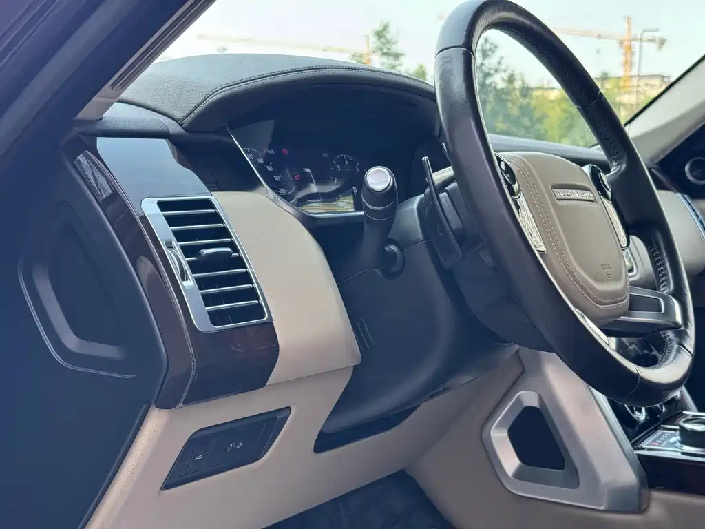 Land Rover Range Rover — миниатюра 9