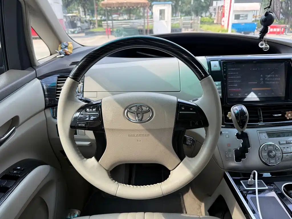 Toyota Previa — миниатюра 4