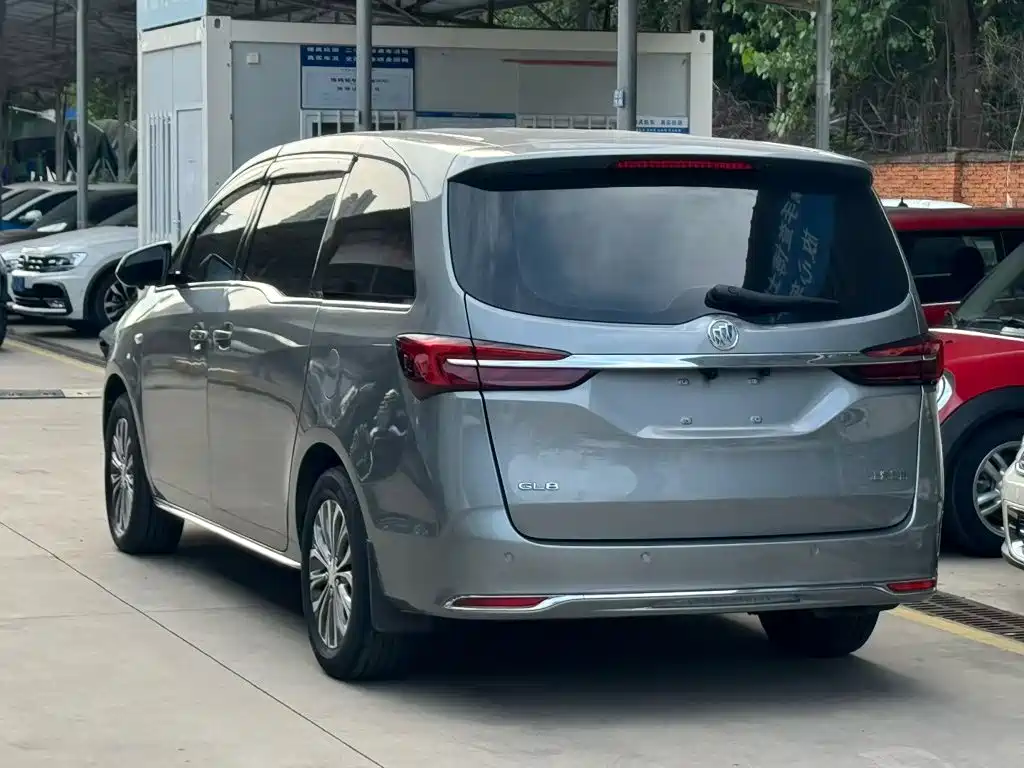 Buick GL8 — миниатюра 3