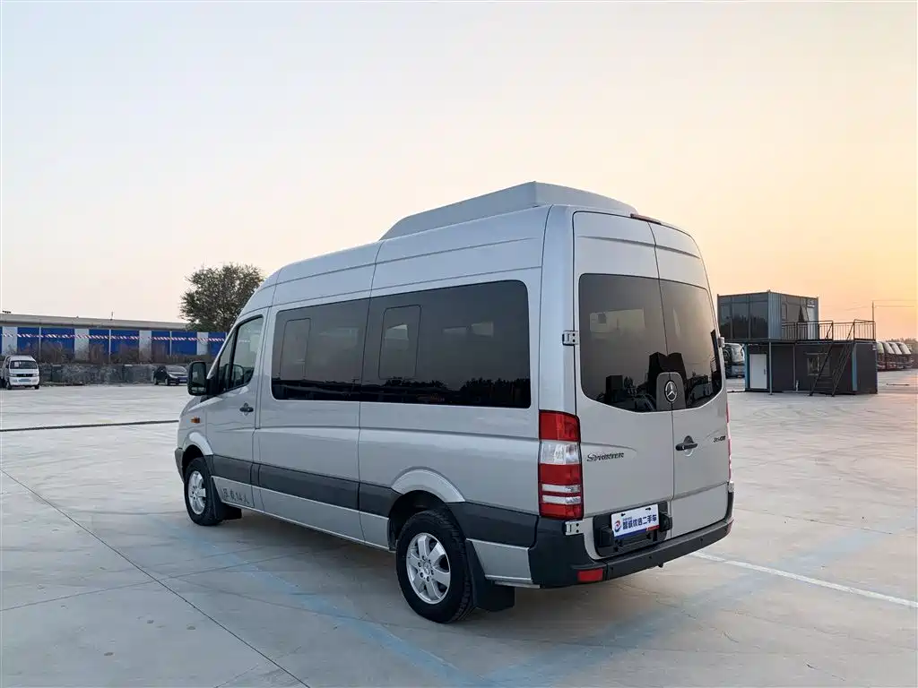 Mercedes-Benz Sprinter - фото 23