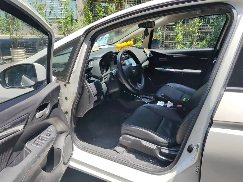 Honda Fit — миниатюра 8