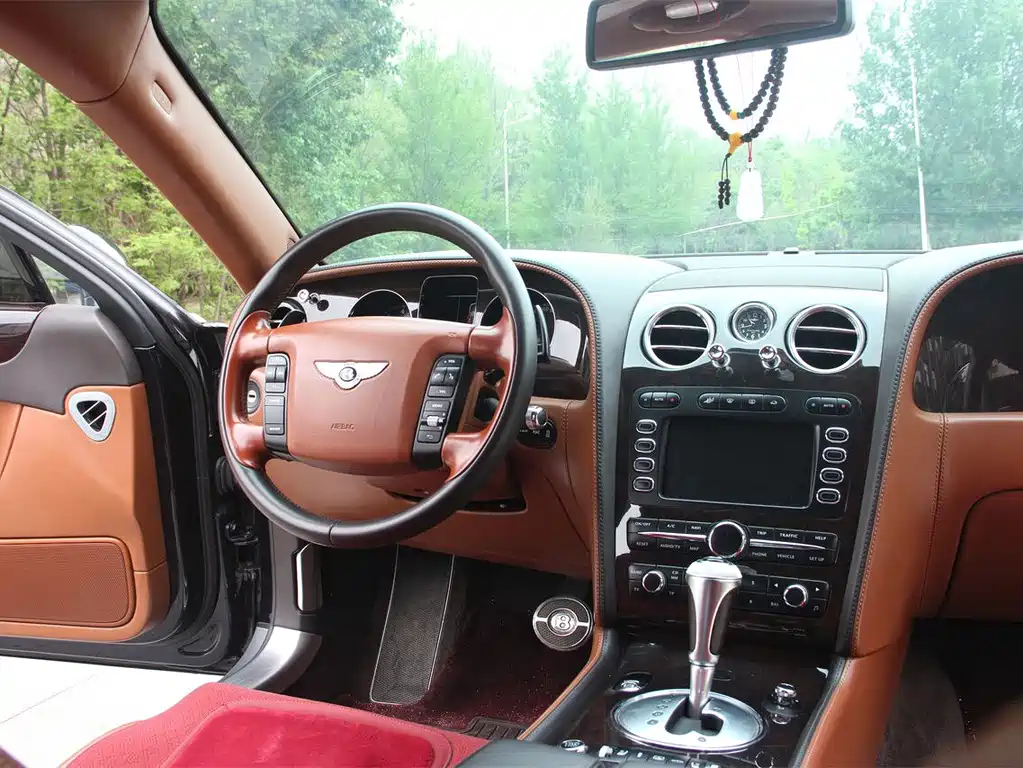 Bentley Flying Spur — миниатюра 17