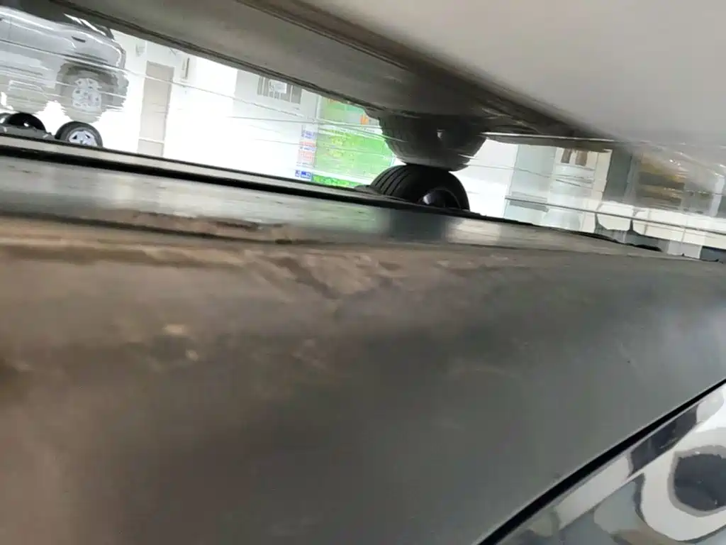 Tesla Model Y — миниатюра 21