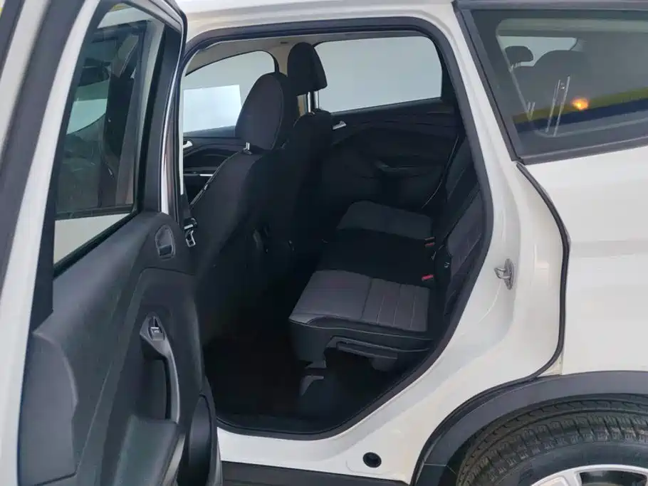 Ford Kuga — миниатюра 11