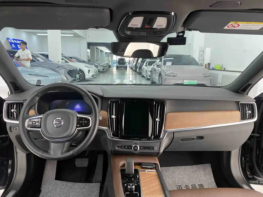 Volvo S90 — миниатюра 6