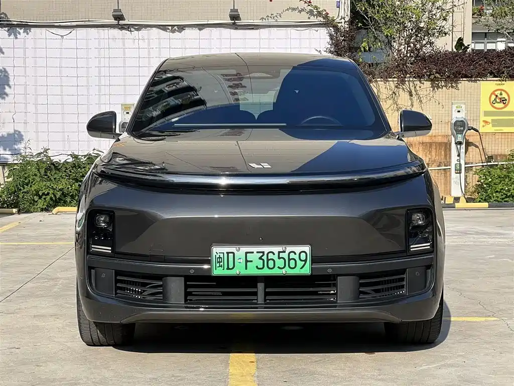 Li Auto L8 2023 Pro