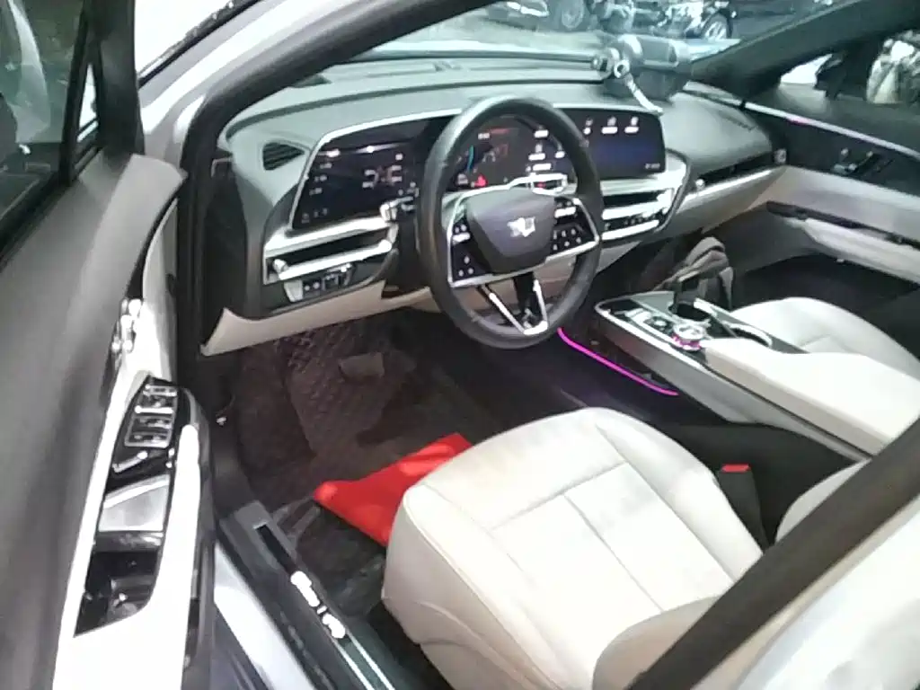 Cadillac Lyriq — миниатюра 16