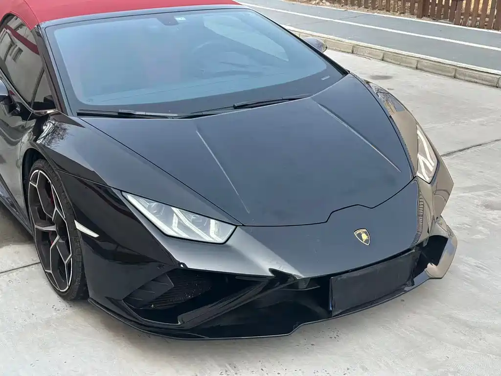LAMBORGHINI HURACÁN