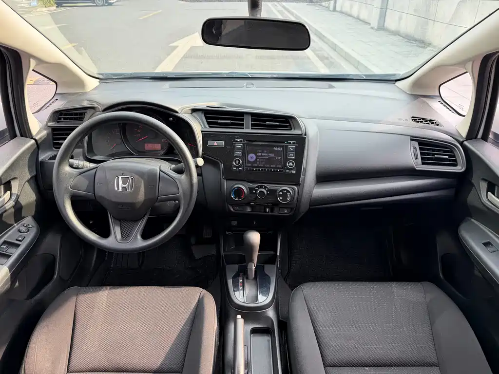Honda Fit — миниатюра 5