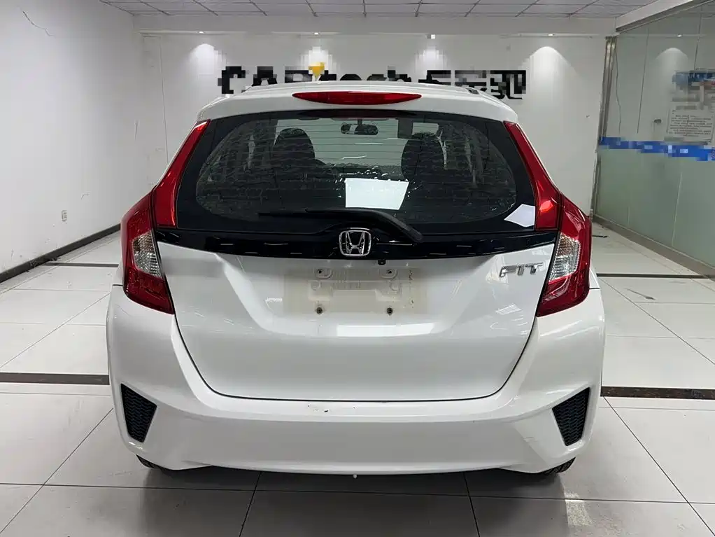 Honda Fit — миниатюра 14