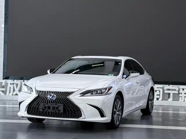 LEXUS ES 2019
