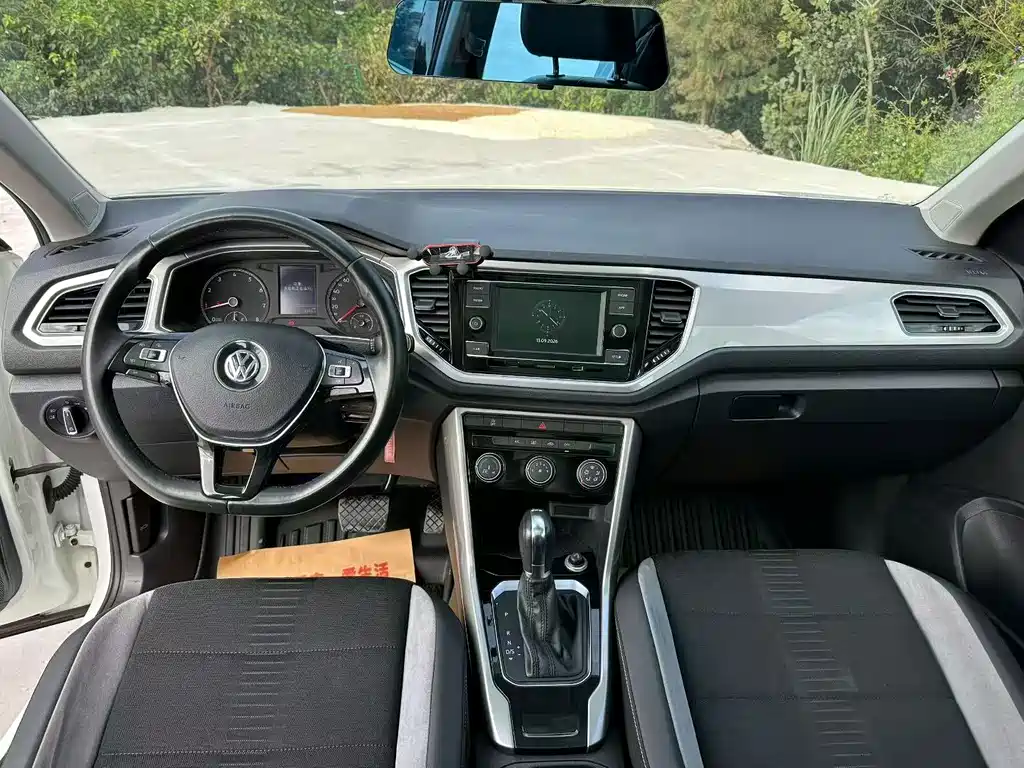 Volkswagen T-Roc — миниатюра 8