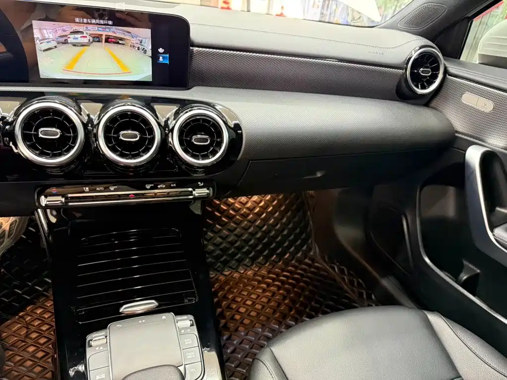 Mercedes-Benz A-Class — миниатюра 12