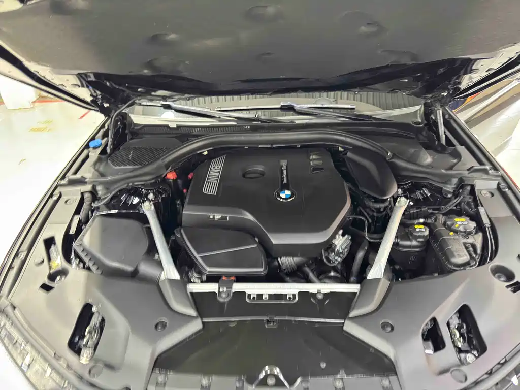 BMW 5 Series — миниатюра 25