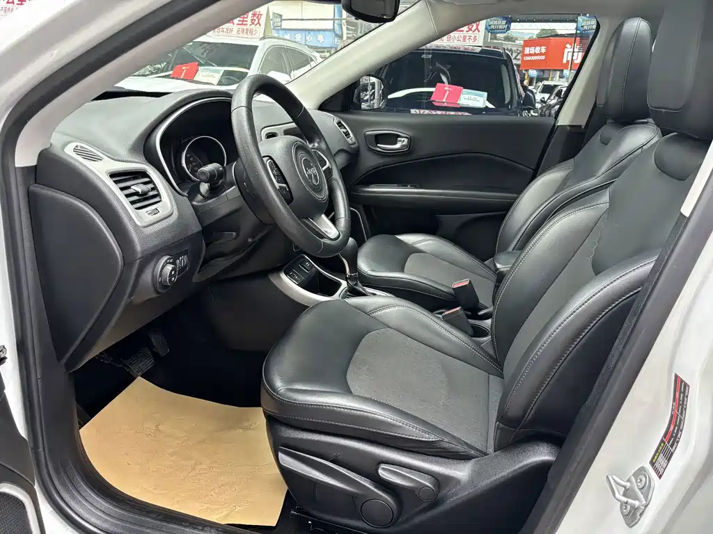 Jeep Compass — миниатюра 5