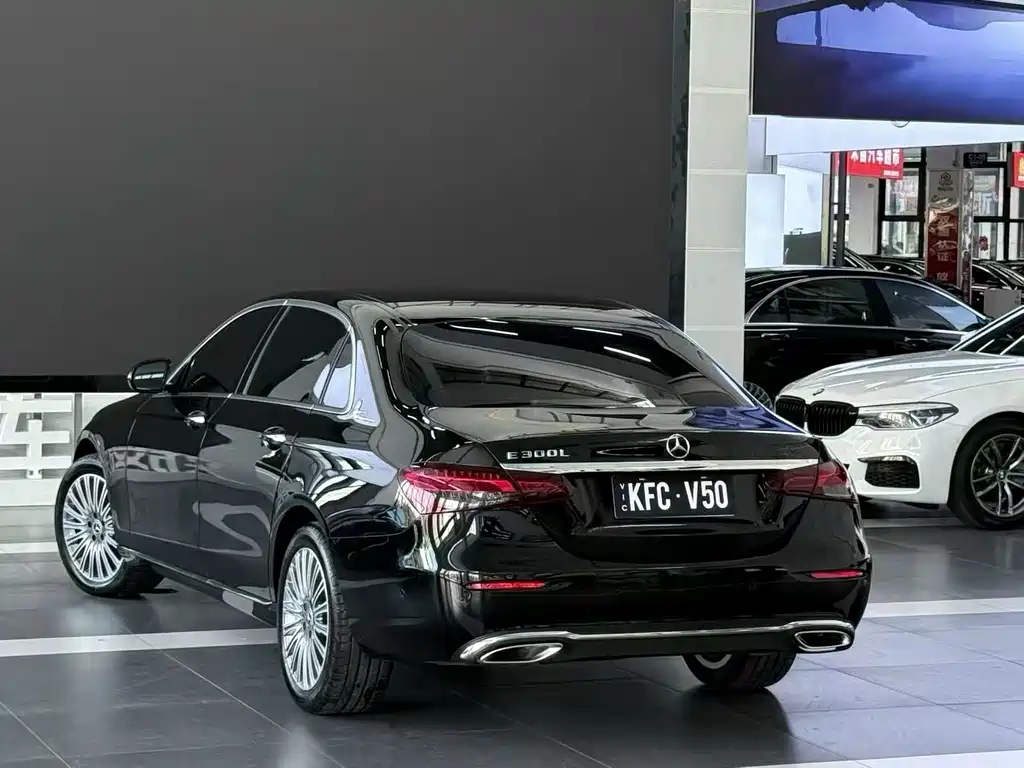 MERCEDES-BENZ E CLASS