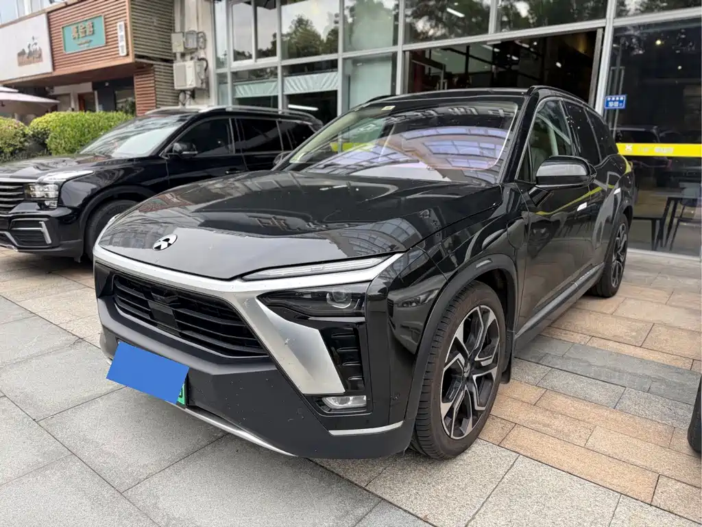 NIO ES8