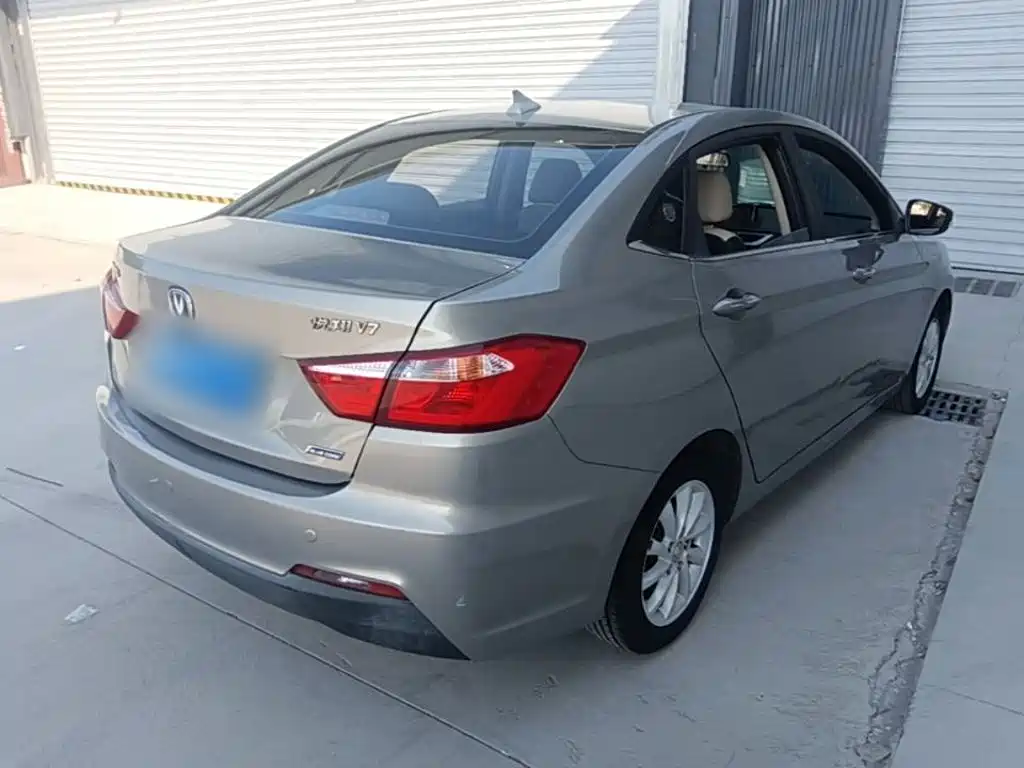 Changan V7 — миниатюра 7