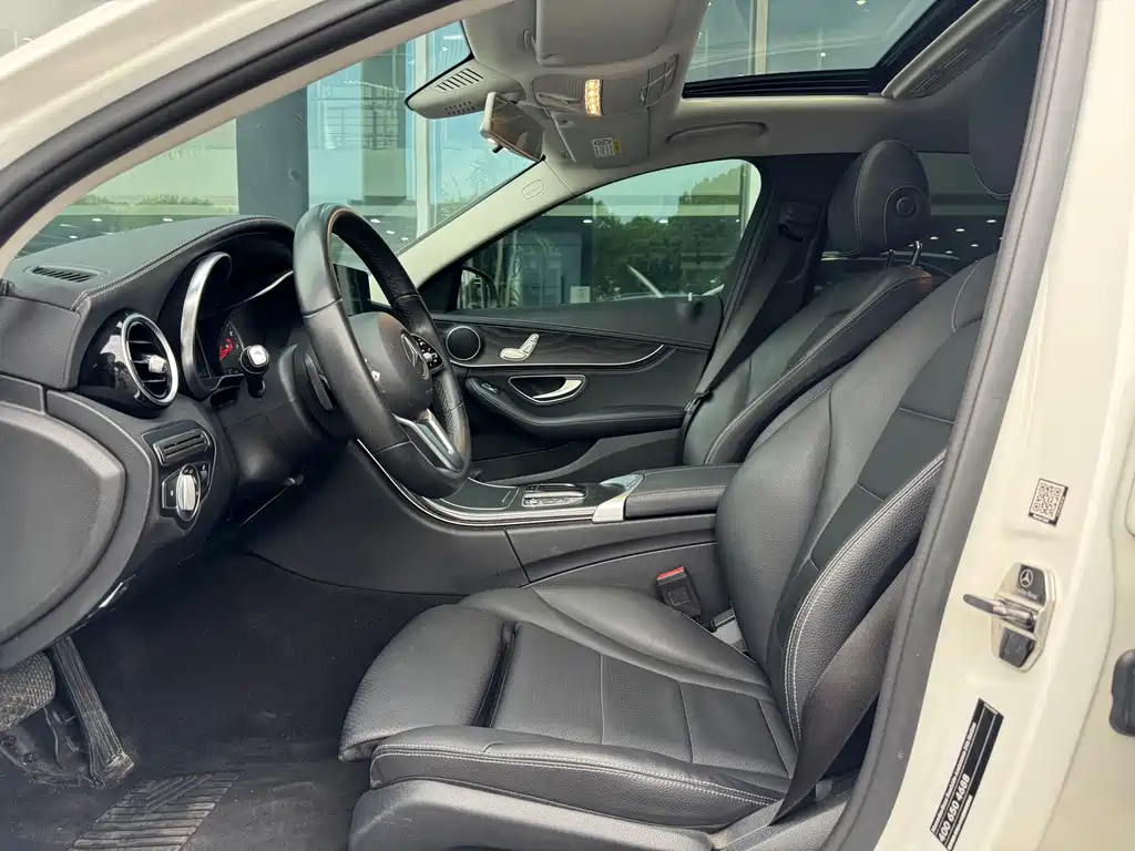Mercedes-Benz C-Class — миниатюра 15