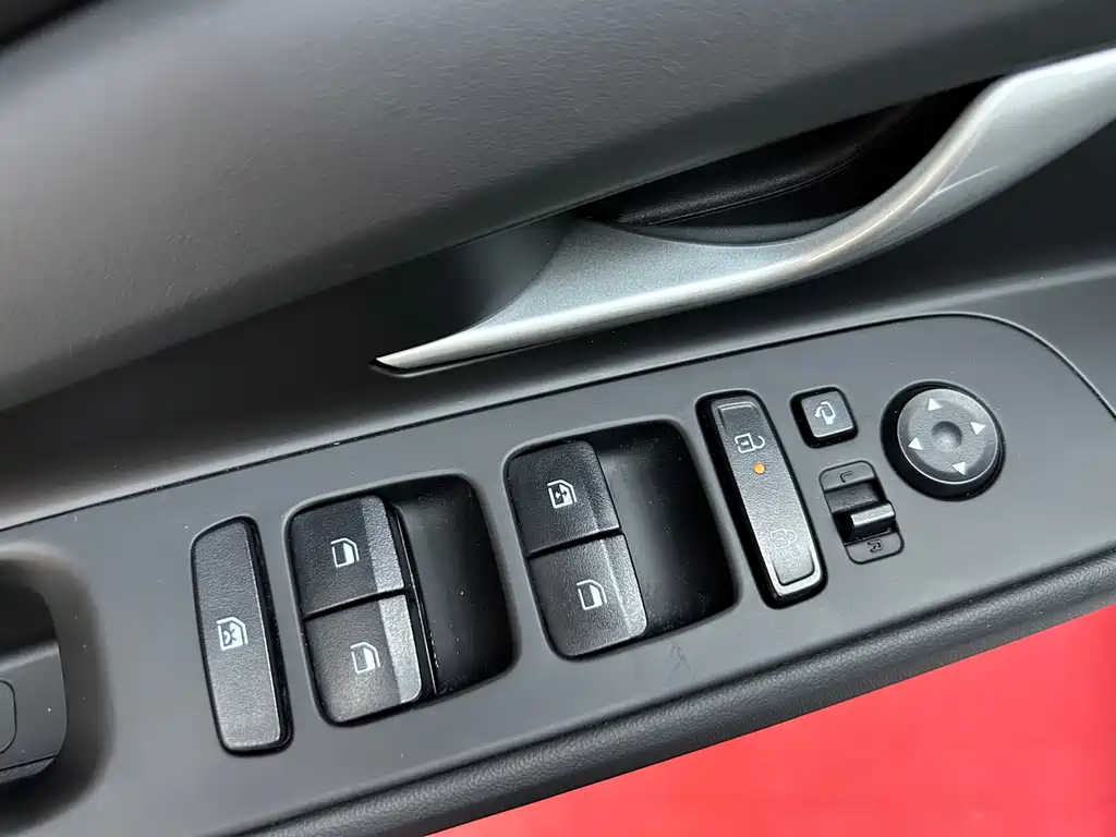 Hyundai Elantra — миниатюра 11