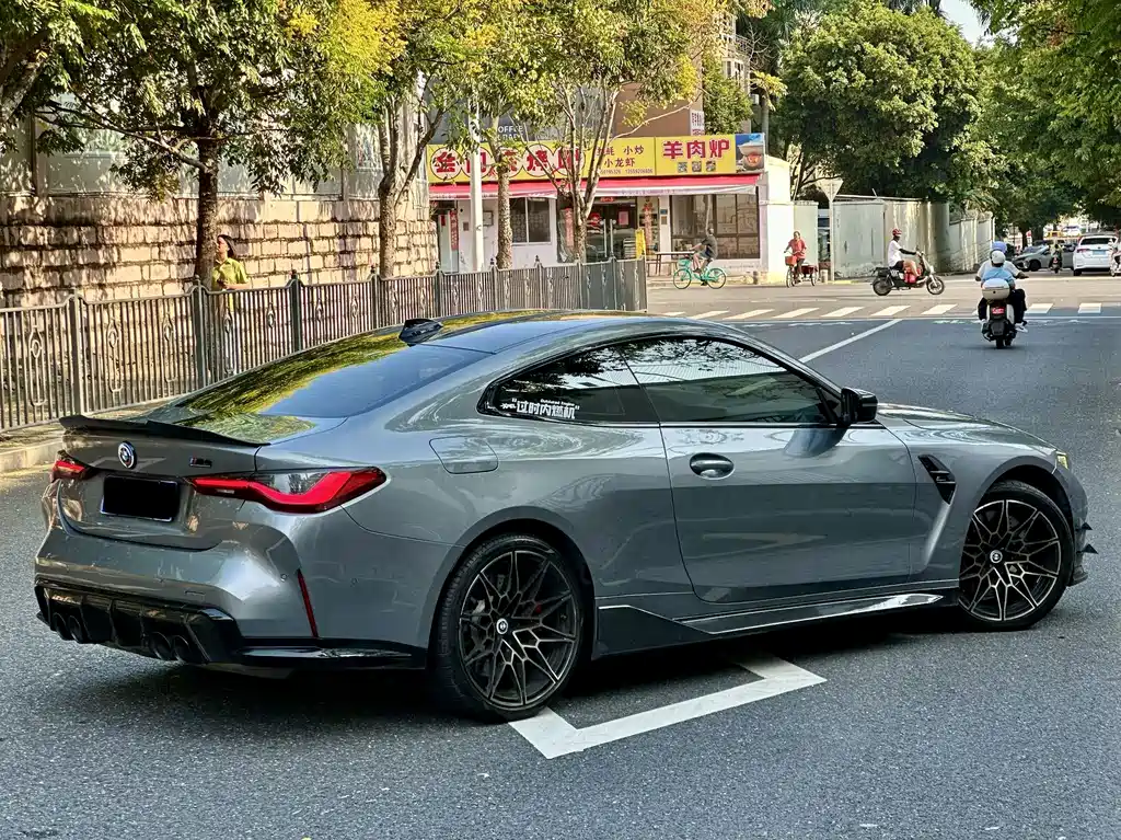 BMW M4 — миниатюра 8