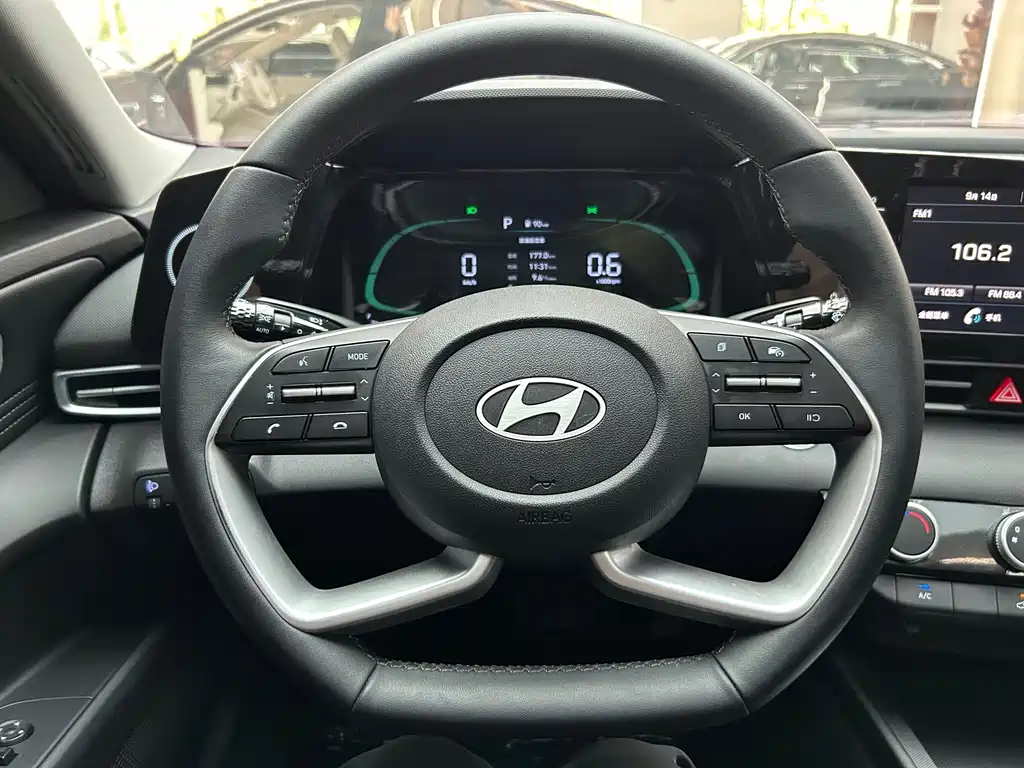 Hyundai Elantra — миниатюра 20