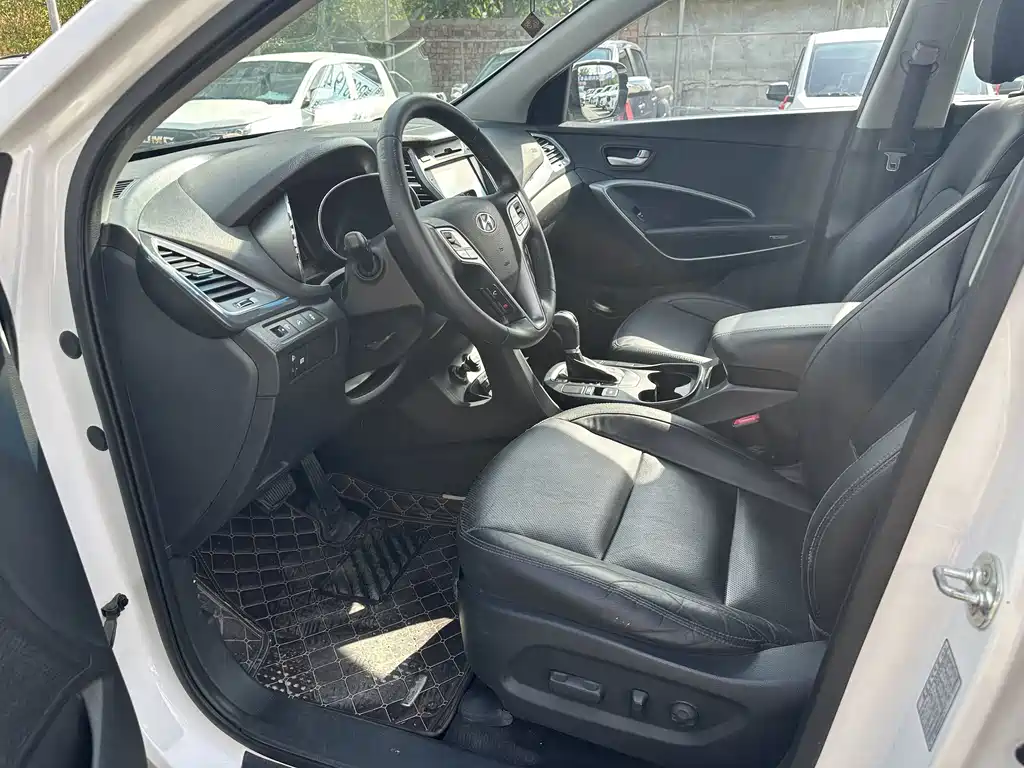 Hyundai Santa Fe — миниатюра 5