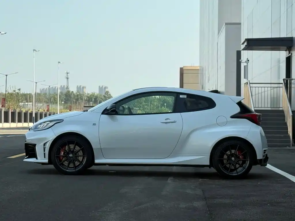 Toyota GR YARIS — миниатюра 5