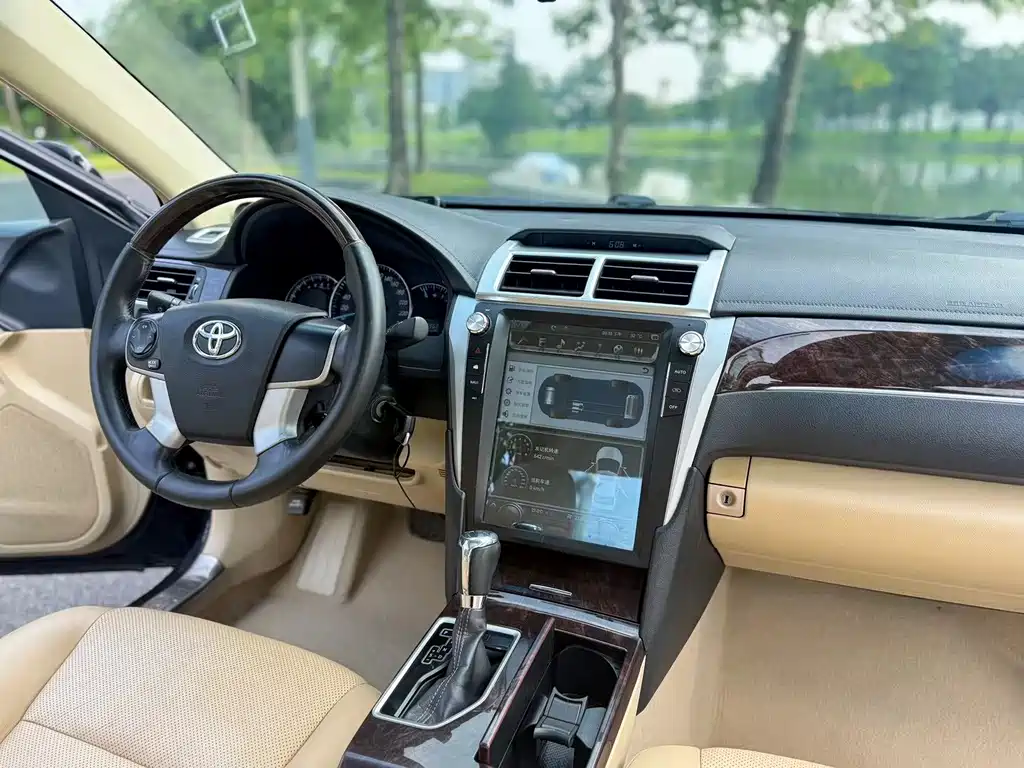Toyota Camry — миниатюра 6
