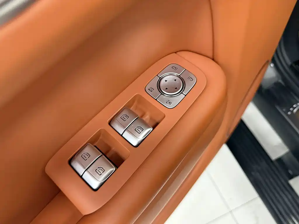 Li Auto Li L8 — миниатюра 9