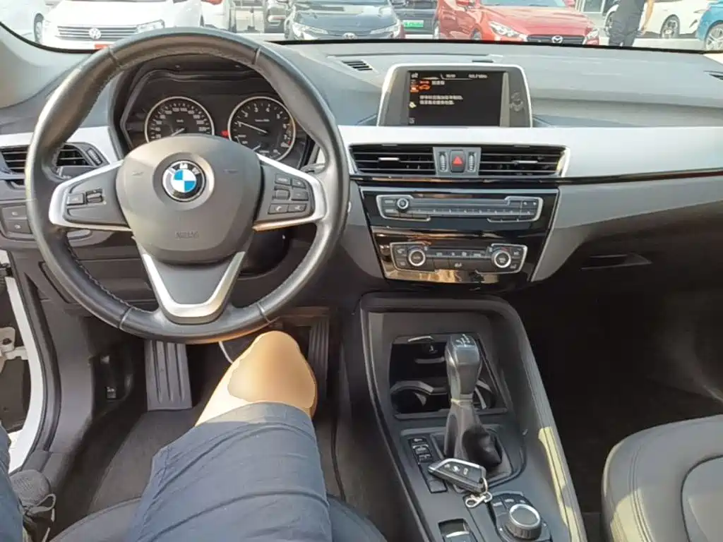 BMW X1 — миниатюра 10