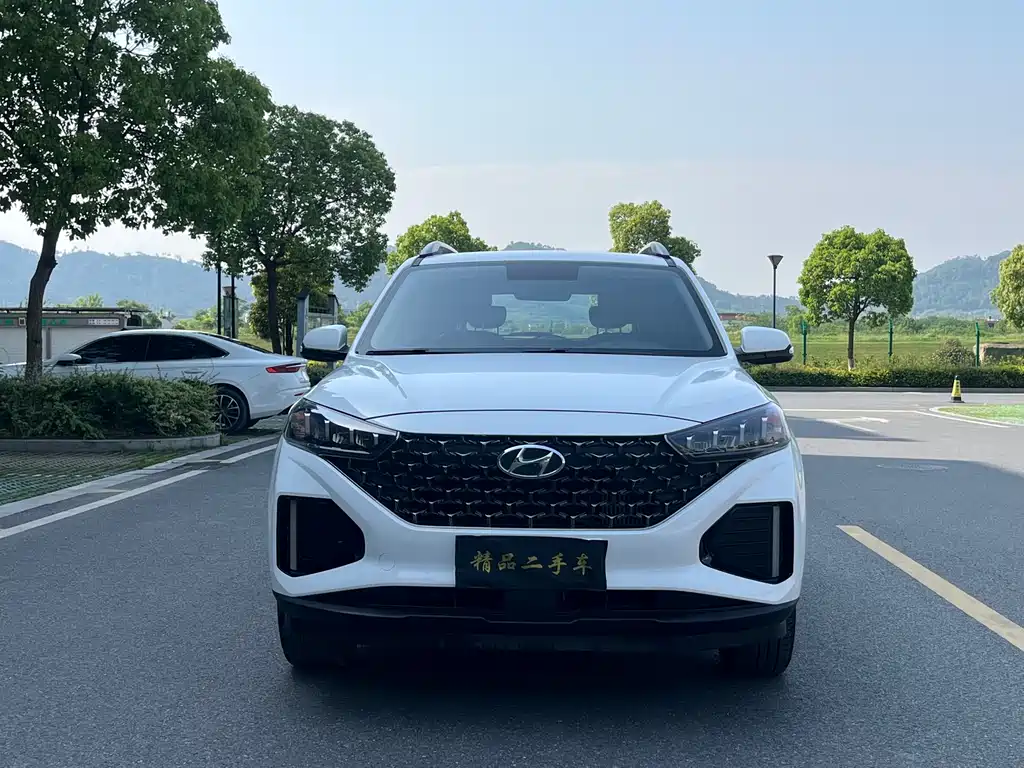 Hyundai ix35 - фото 2