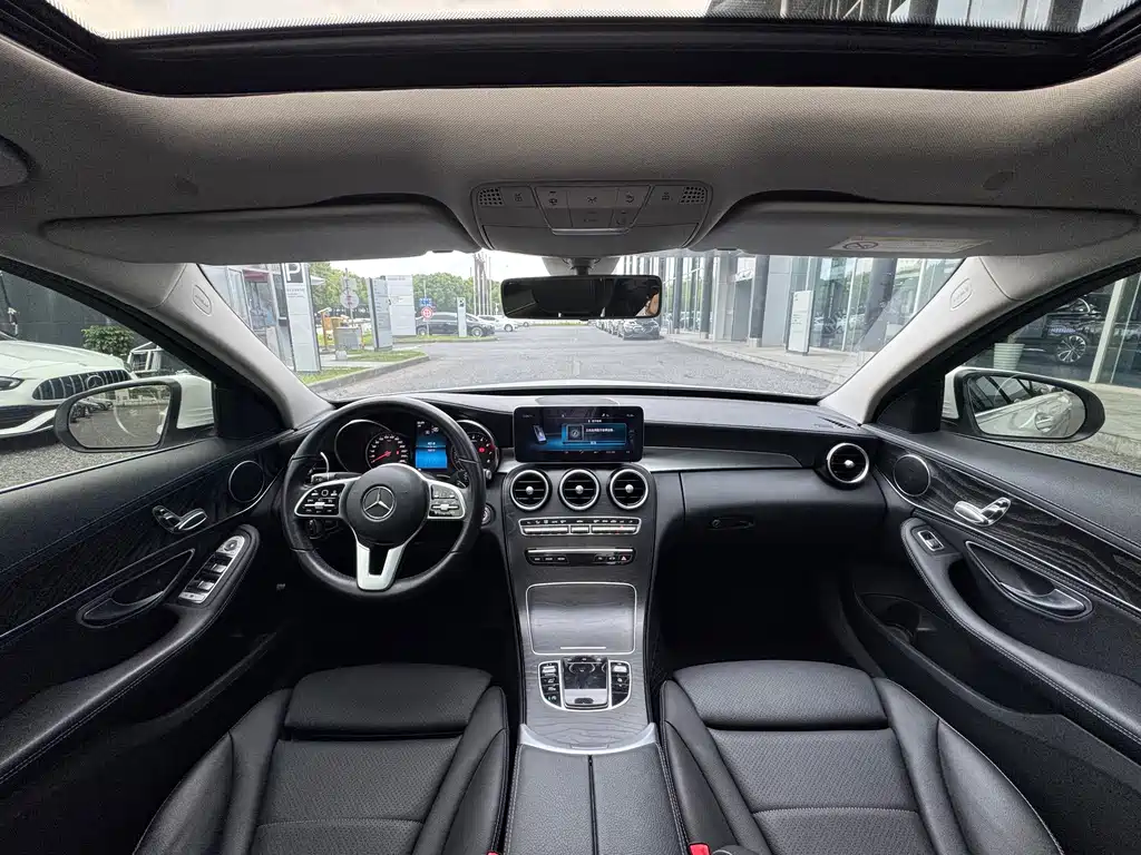 Mercedes-Benz C-Class — миниатюра 17