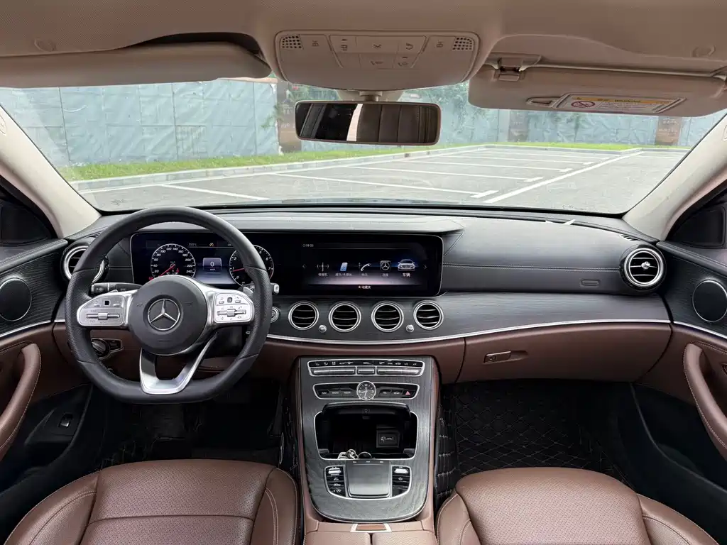 Mercedes-Benz E-Class — миниатюра 9