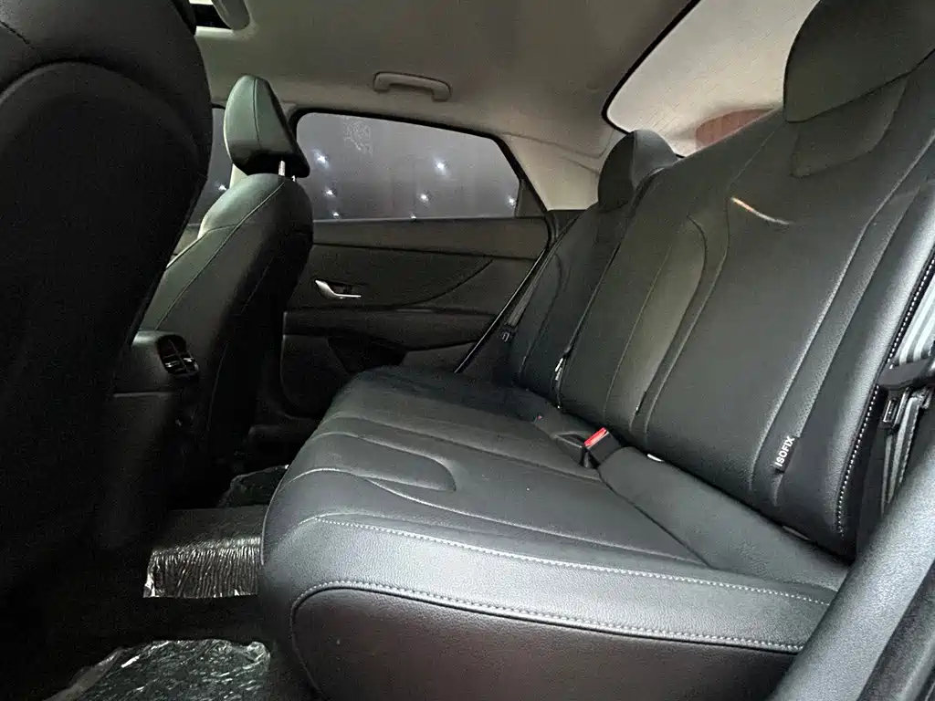 Hyundai Elantra — миниатюра 15