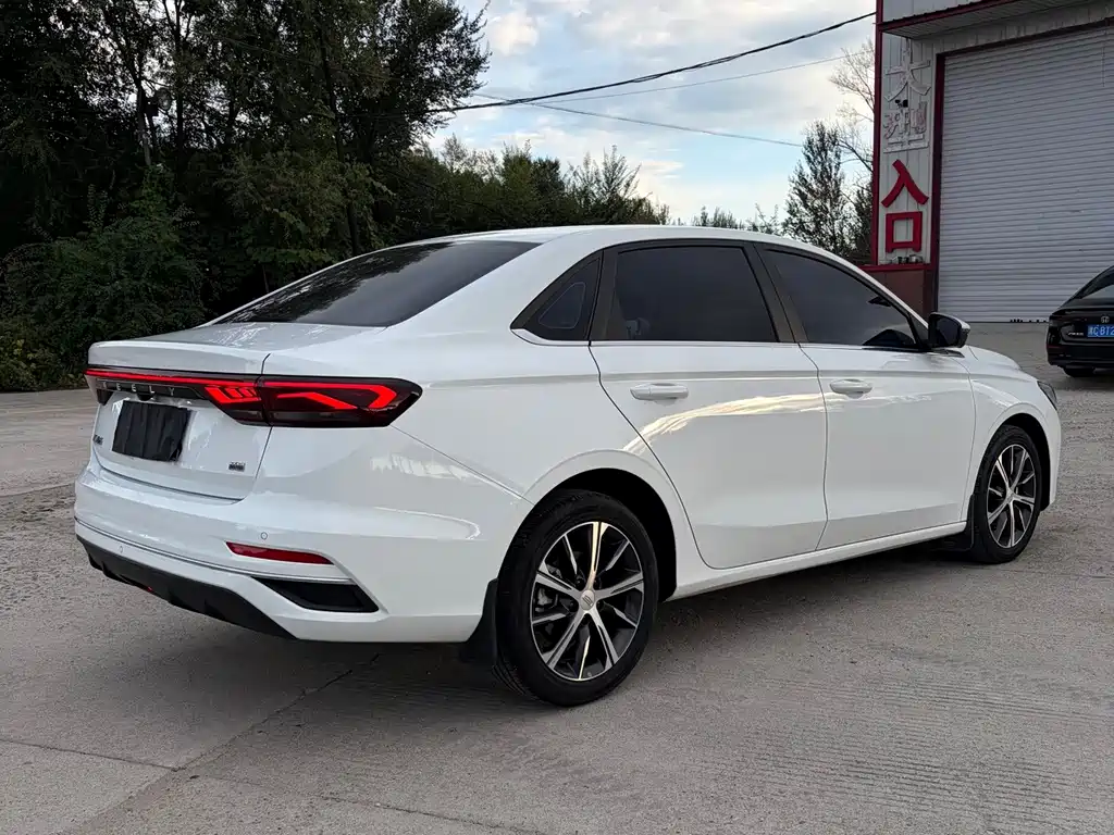 Geely Emgrand — миниатюра 9