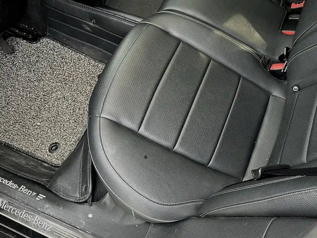 Mercedes-Benz E-Class — миниатюра 13