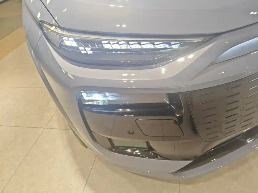 Audi Q6L e-tron — миниатюра 11