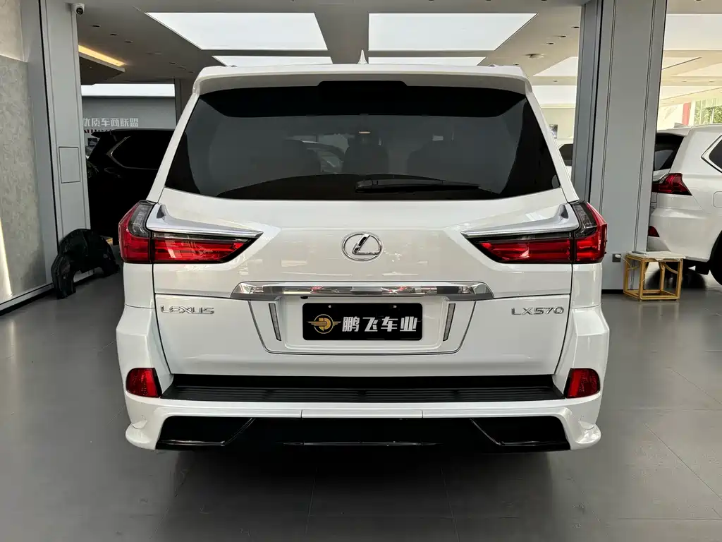 Lexus LX — миниатюра 20