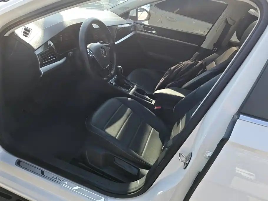 Volkswagen Lavida — миниатюра 9