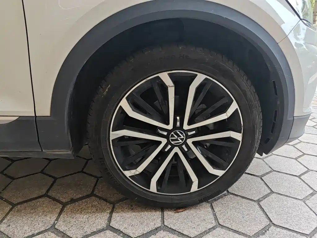 Volkswagen T-Roc — миниатюра 24