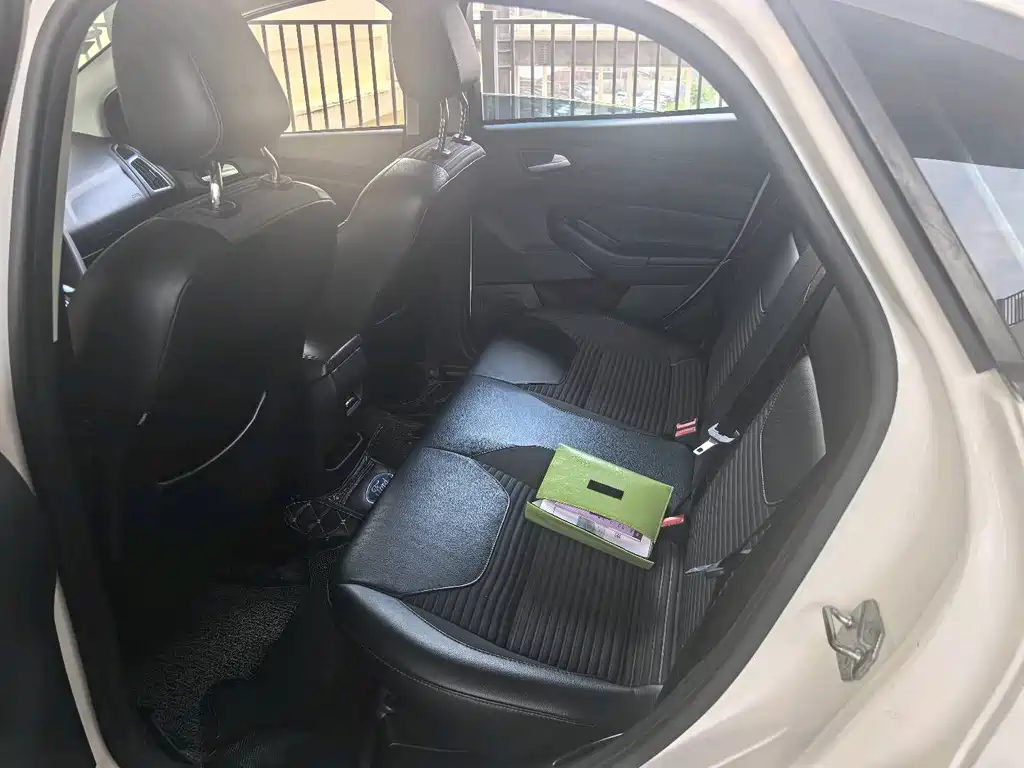 Ford Focus — миниатюра 5